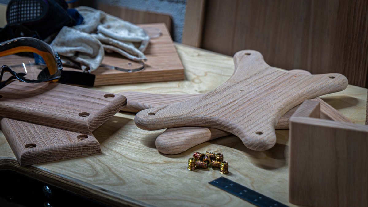 Panthaerstein speaker stand construction with hardwood posts and base components