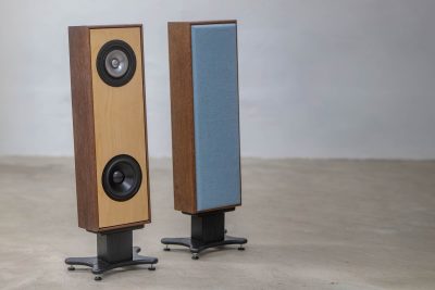Momentae Blade loudspeaker with hardwood frame, natural baffle, and furniture-inspired detailing