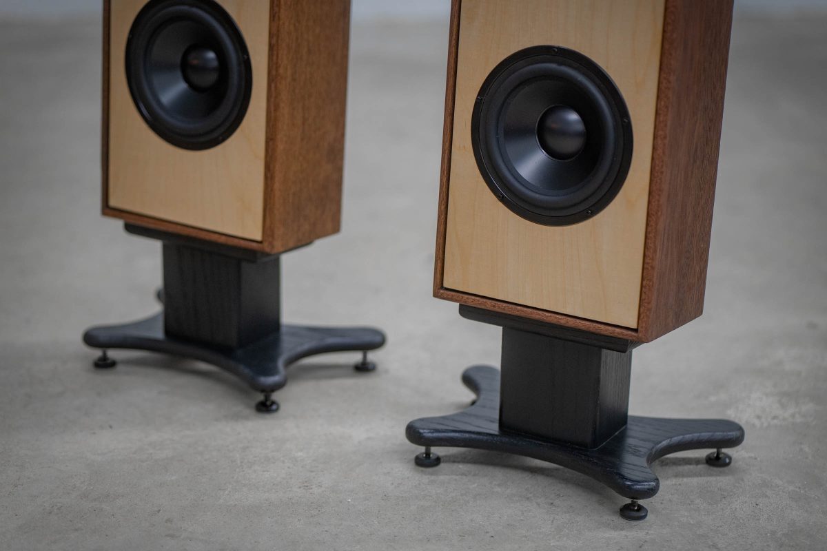 Momentae Blade speaker stand with integrated wire management and hardwood construction