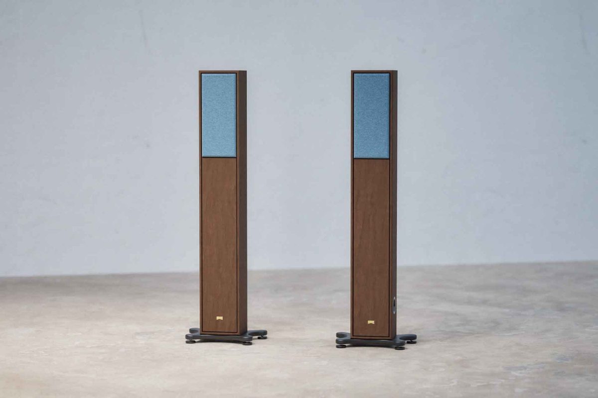Sveltae-Loudspeaker-80 Panthaerstein Sveltae stereo loudspeakers shown with magnetic grilles